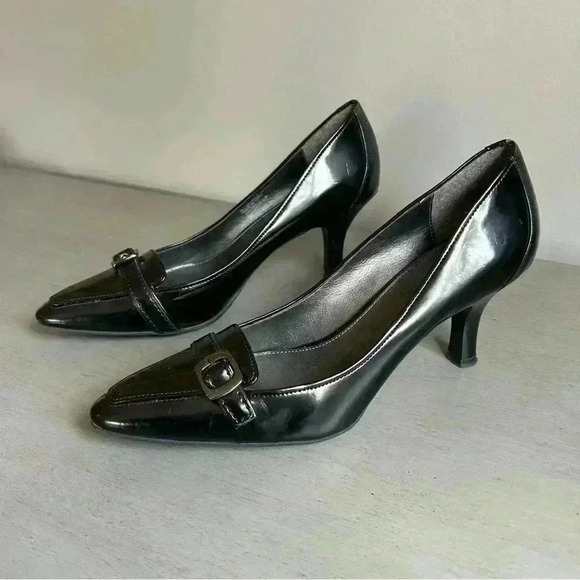 Nickels Soft Women Heels Size 8.5 Black Pointed Top Shoes Buckle Witchy Gothic - Picture 1 of 12